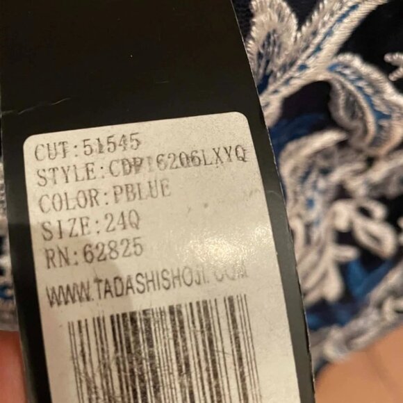 Tadashi Shoji Too Pacific Blue Embroidered Floral Lace Crepe Gown 24Q (3X) NWT - Picture 5 of 6